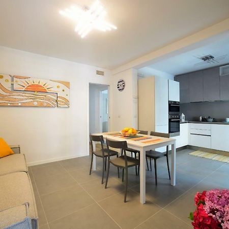 Residence Due Perle ลินญาโน ซับเบียโดโร ภายนอก รูปภาพ