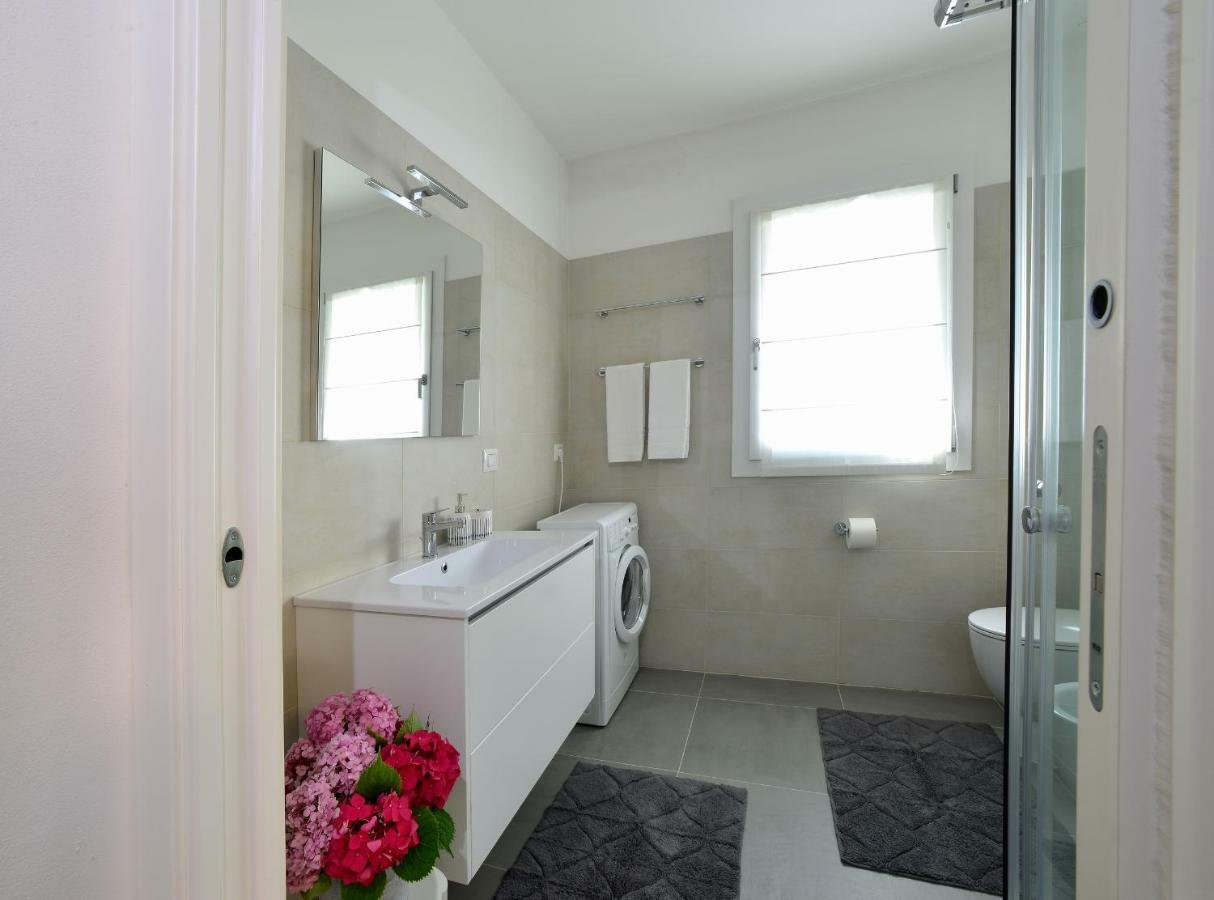 Residence Due Perle ลินญาโน ซับเบียโดโร ภายนอก รูปภาพ